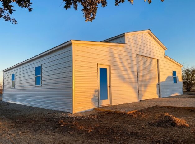 Hawthorn Independence MO TRADITIONAL BARNS
