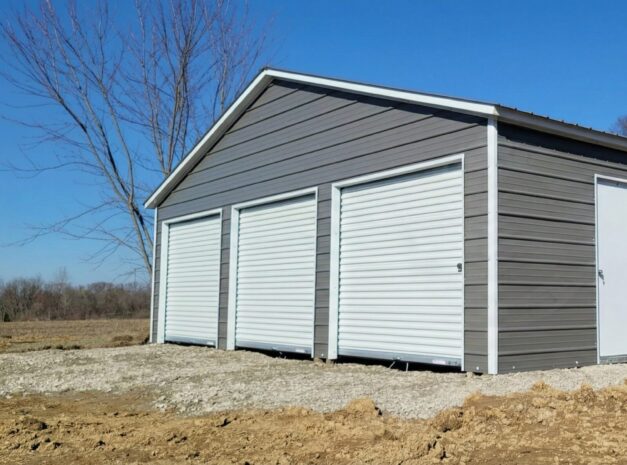 Hawthorn Jefferson City MO EXPANSIVE GARAGE